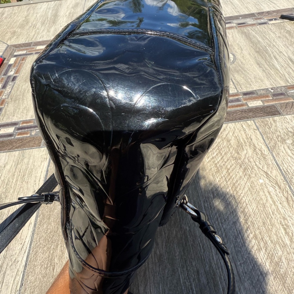 EUC! Vintage Coach Embossed Patent Leather Gallery Tote in Black Shoulder Bag - Picture 5 of 11